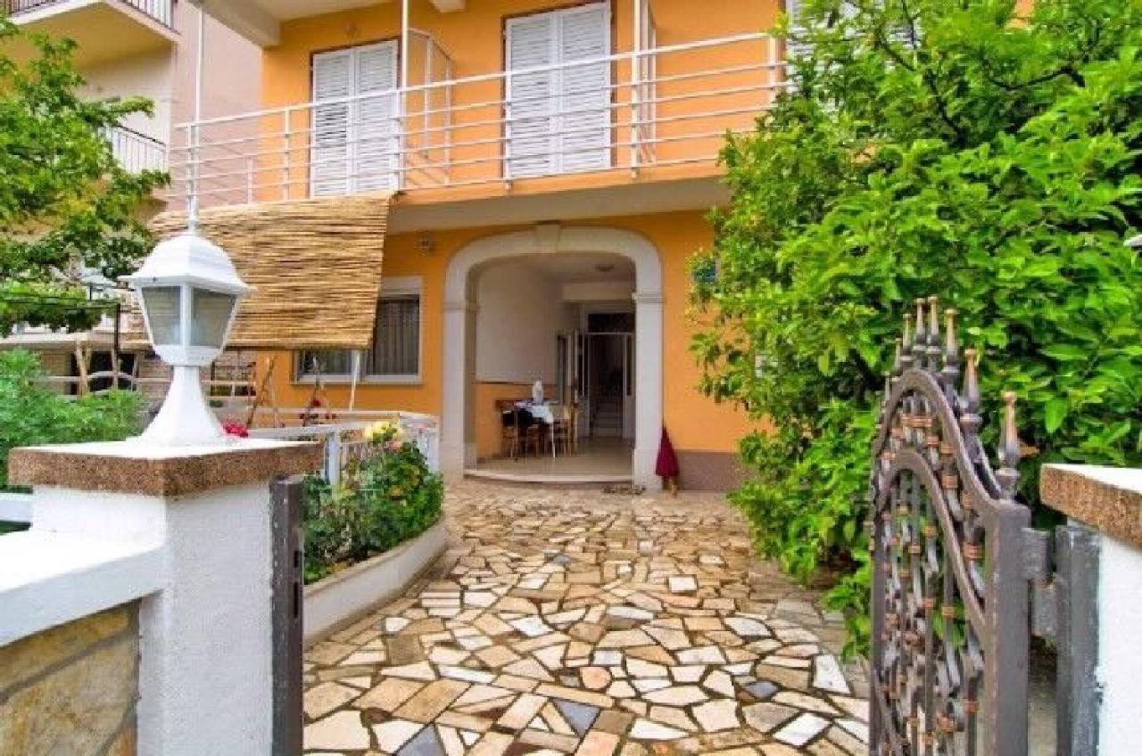 Apartments Josko กราดัซ ภายนอก รูปภาพ